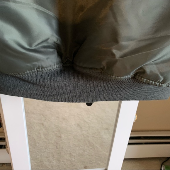 Mens Olive green puffer coat - Picture 8 of 9